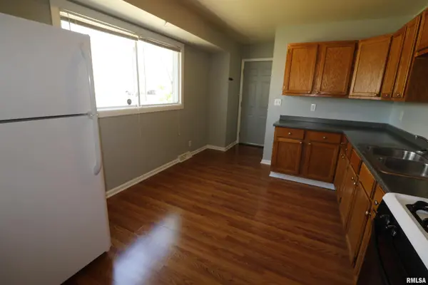 5819 N SEDLEY ST, Peoria, IL 61615