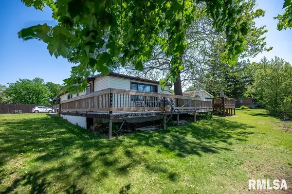 113 LAKEPOINT DR, Metamora, IL 61548
