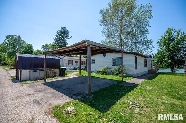 113 LAKEPOINT DR, Metamora, IL 61548