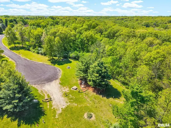 S WALNUT POINT DR, Mapleton, IL 61547