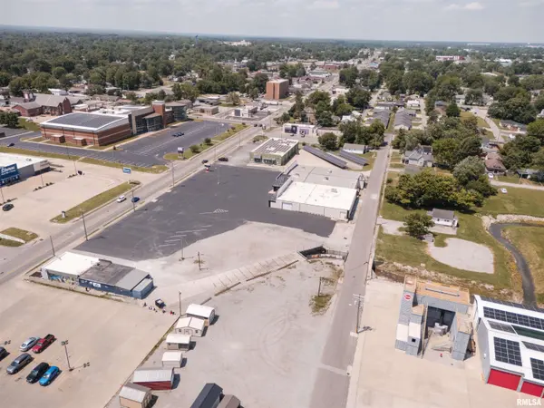914 W MAIN ST, Marion, IL 62959