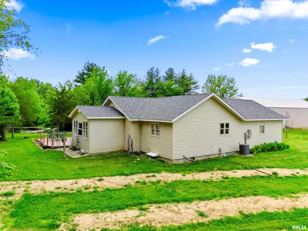 19563 N IL Route 97 HWY, Cuba, IL 61427
