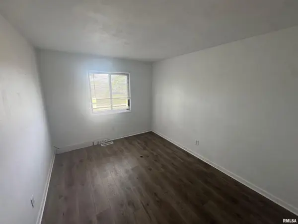 3215 W WILLOW KNOLLS RD #93D, Peoria, IL 61614