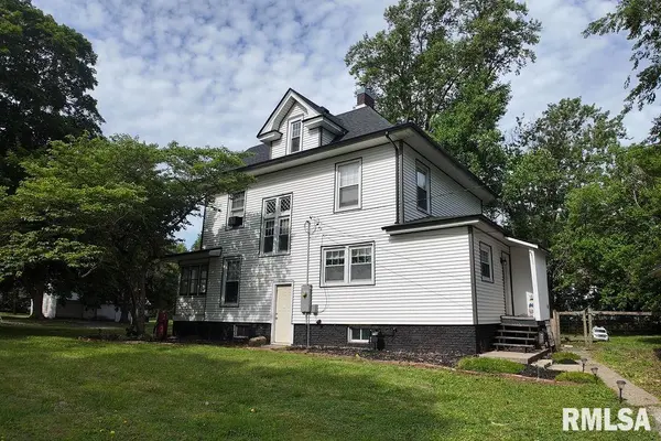 540 E MAIN ST, Prairie City, IL 61470