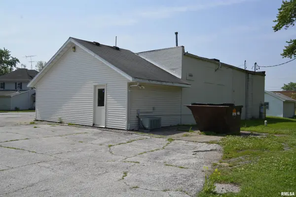 494 E HURST ST, Bushnell, IL 61422