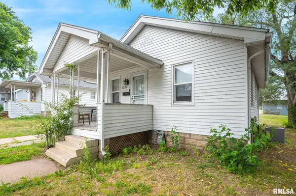 1303 S 7TH ST, Pekin, IL 61554
