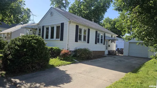 1055 E ELM ST, Canton, IL 61520
