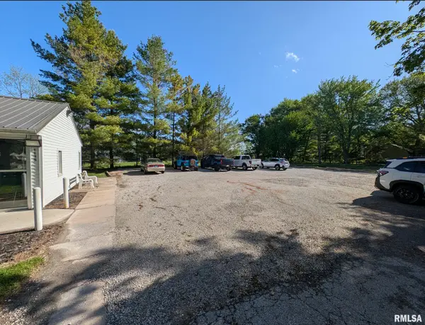 1135 WALNUT ST, Washington, IL 61571