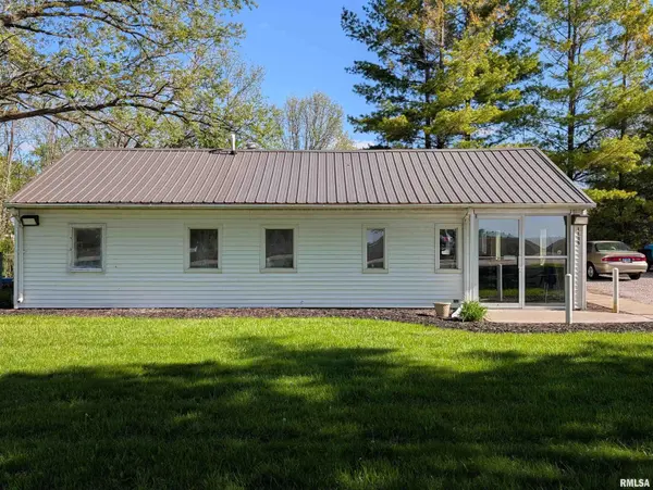 1135 WALNUT ST, Washington, IL 61571