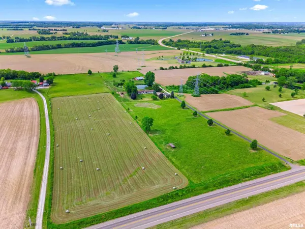 3600 BROADWAY RD, Pekin, IL 61554