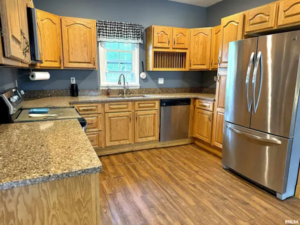 107 Bevard ST, Cambria, IL 62915