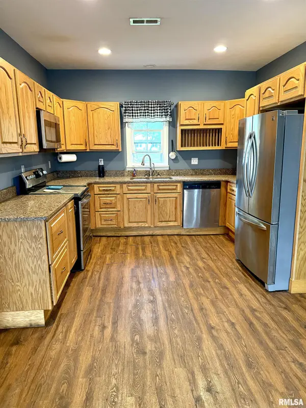 107 Bevard ST, Cambria, IL 62915