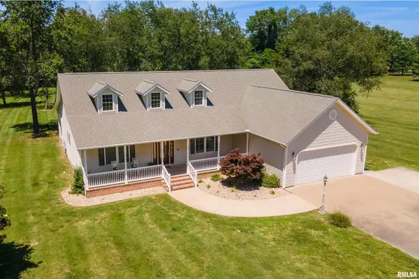 1609 SADDLEBROOK LN, Herrin, IL 62948