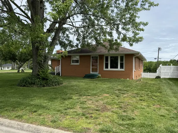 100 Belcher DR, Anna, IL 62906