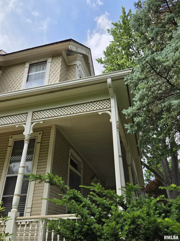 520 N CHAMBERS ST, Galesburg, IL 61401