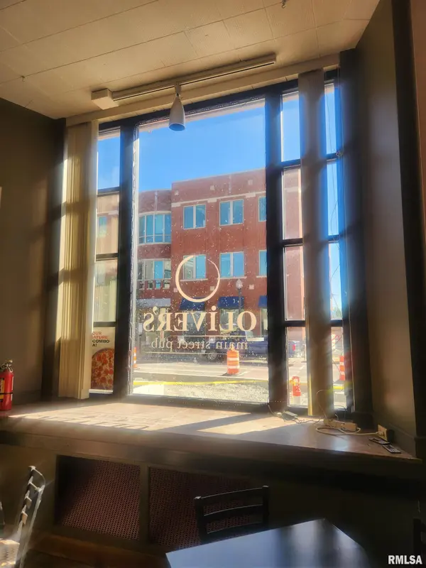 140 N MAIN ST, Edwardsville, IL 62025
