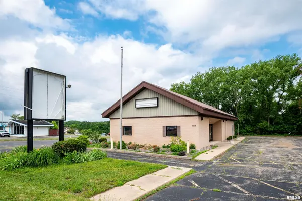 7319 N UNIVERSITY ST, Peoria, IL 61614