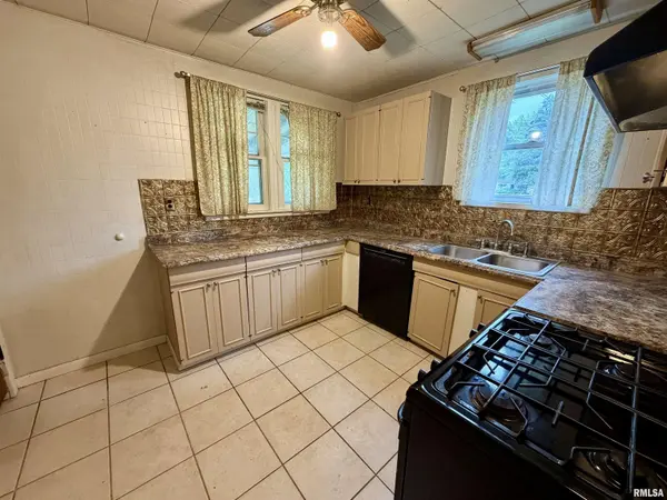 332 E SUMMIT ST, Macomb, IL 61455