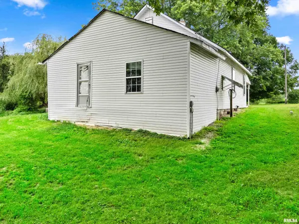 7021 CLAUSON RD, Glasford, IL 61533