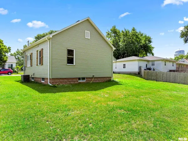 301 RESERVOIR RD, Pekin, IL 61554