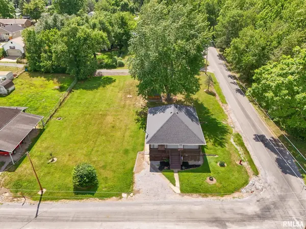 1414 NEWTON AVE, Johnston City, IL 62951