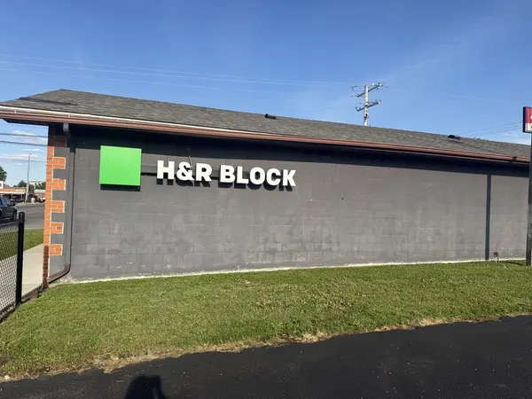 400 W MAIN ST, West Frankfort, IL 62896