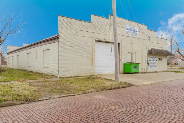 300 S Granger ST, Harrisburg, IL 62946