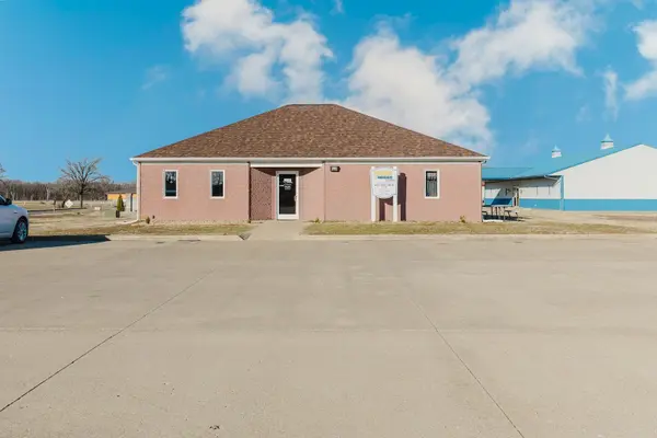 24 VETERANS DR, Harrisburg, IL 62946