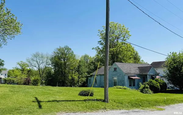 106 108 N CENTENNIAL ST, Cobden, IL 62920-0000