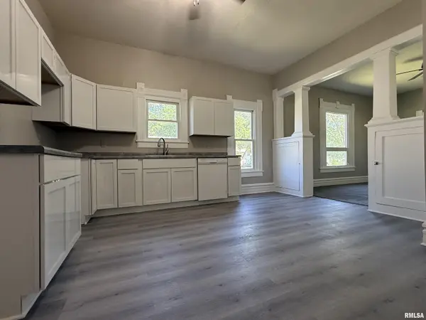 1026 E CARROLL ST, Macomb, IL 61455