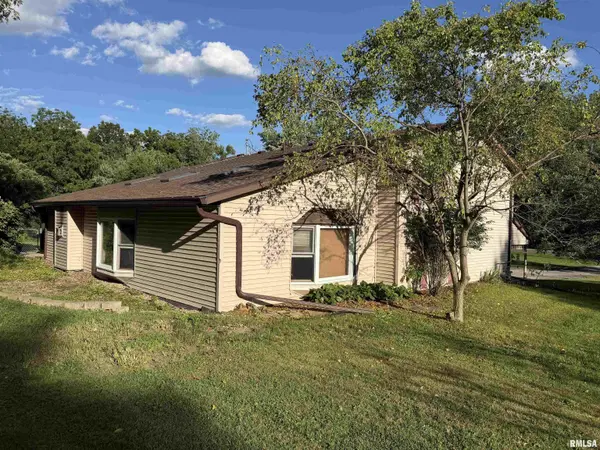 600 W GRANT ST, Macomb, IL 61455
