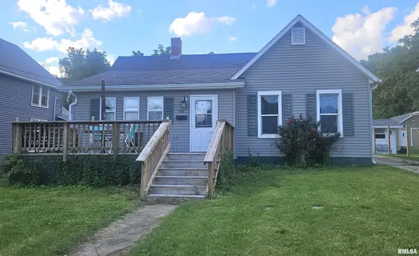 351 W WALNUT ST, Canton, IL 61520