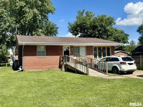 535 N 12TH AVE, Canton, IL 61520