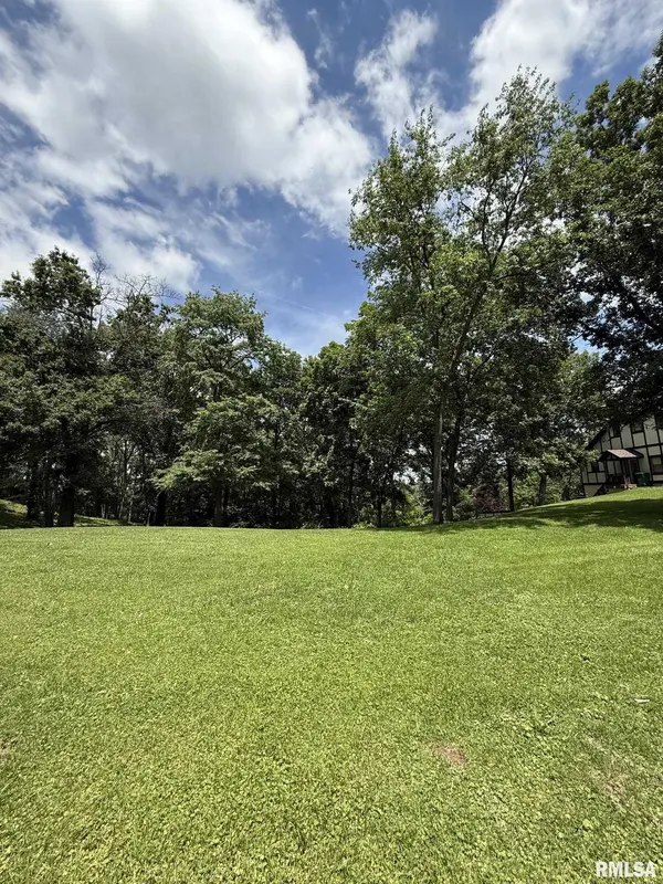 4119 E DEER HART DR, Chillicothe, IL 61523