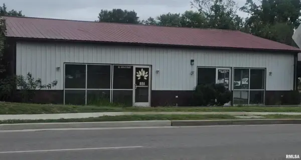 601 E DeYoung ST, Marion, IL 62959