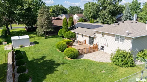 2721 N RUSTIC RIDGE DR, Peoria, IL 61604