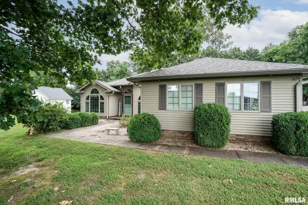 2803 HICKORY LN, Marion, IL 62959