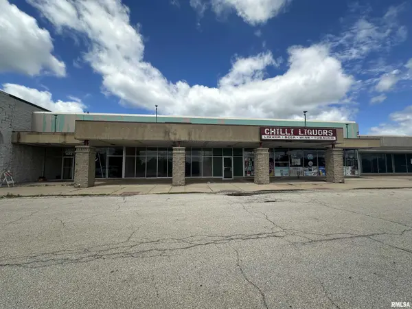 322 S PLAZA DR, Chillicothe, IL 61523