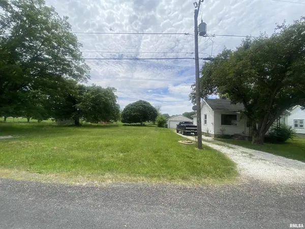10216 W Powder Mill RD, Edwards, IL 61528
