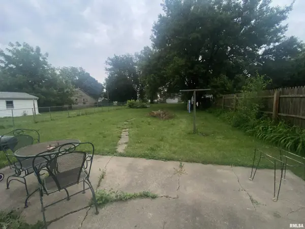 835 S 1ST AVE, Canton, IL 61520