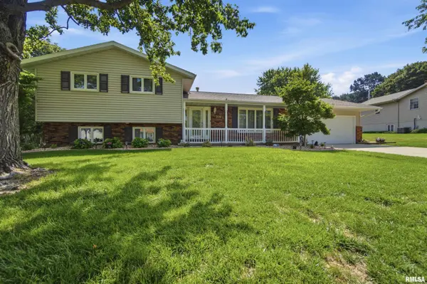 208 BARBARA Pkwy, Washington, IL 61571