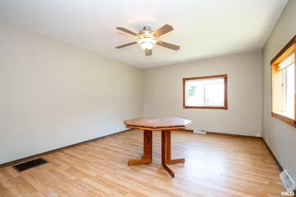 307 MIDLAND ST, Pekin, IL 61554