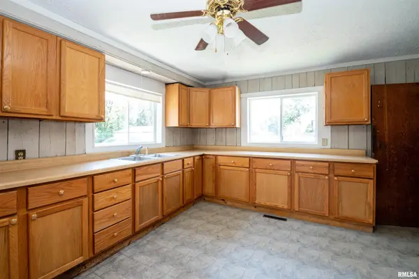 307 MIDLAND ST, Pekin, IL 61554