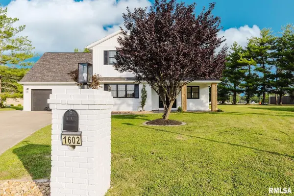 1602 Carmie LN, Marion, IL 62959