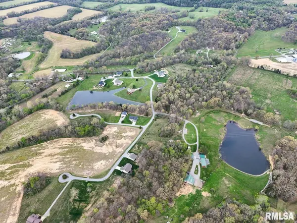 29 Castle Oaks RD, Pittsburg, IL 62974