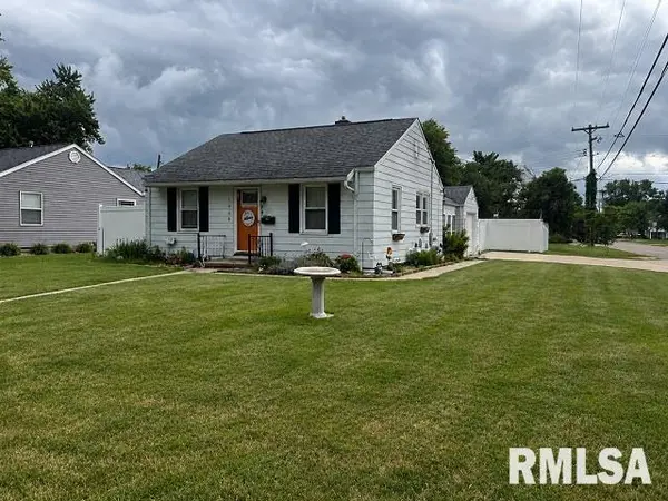 1004 E WILSON AVE, Peoria, IL 61603