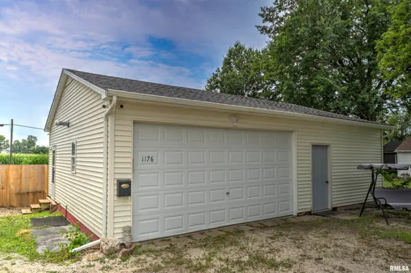 1176 E ELM ST, Canton, IL 61520