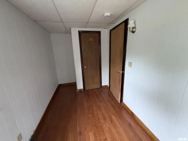 1420 W CHERRY ST, Herrin, IL 62948