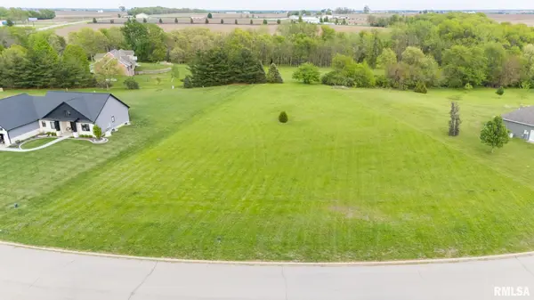 116 Lost Creek CT, Pekin, IL 61554