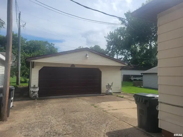 332 HERMAN ST, Pekin, IL 61554